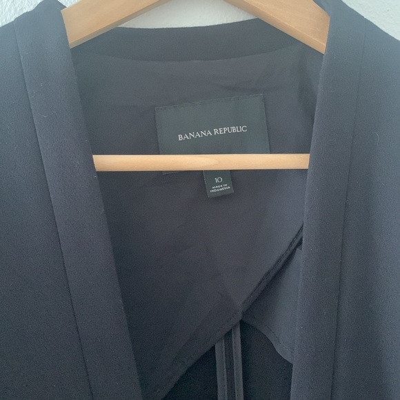 Banana Republic Cutaway Open Fitted Blazer - Picture 3 of 7